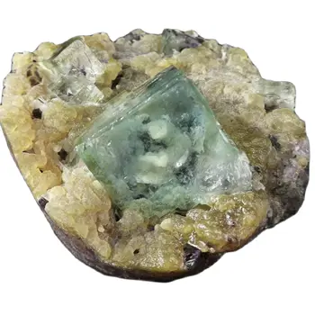 84.2 gNatural fluorit verde, cristal, cuart, mostre de minerale